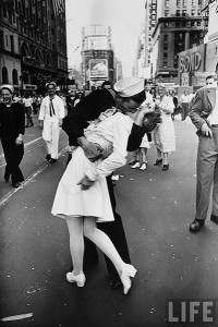 Life Magazine V-J Day Kiss Alfred Eisenstaedt Life Magazine